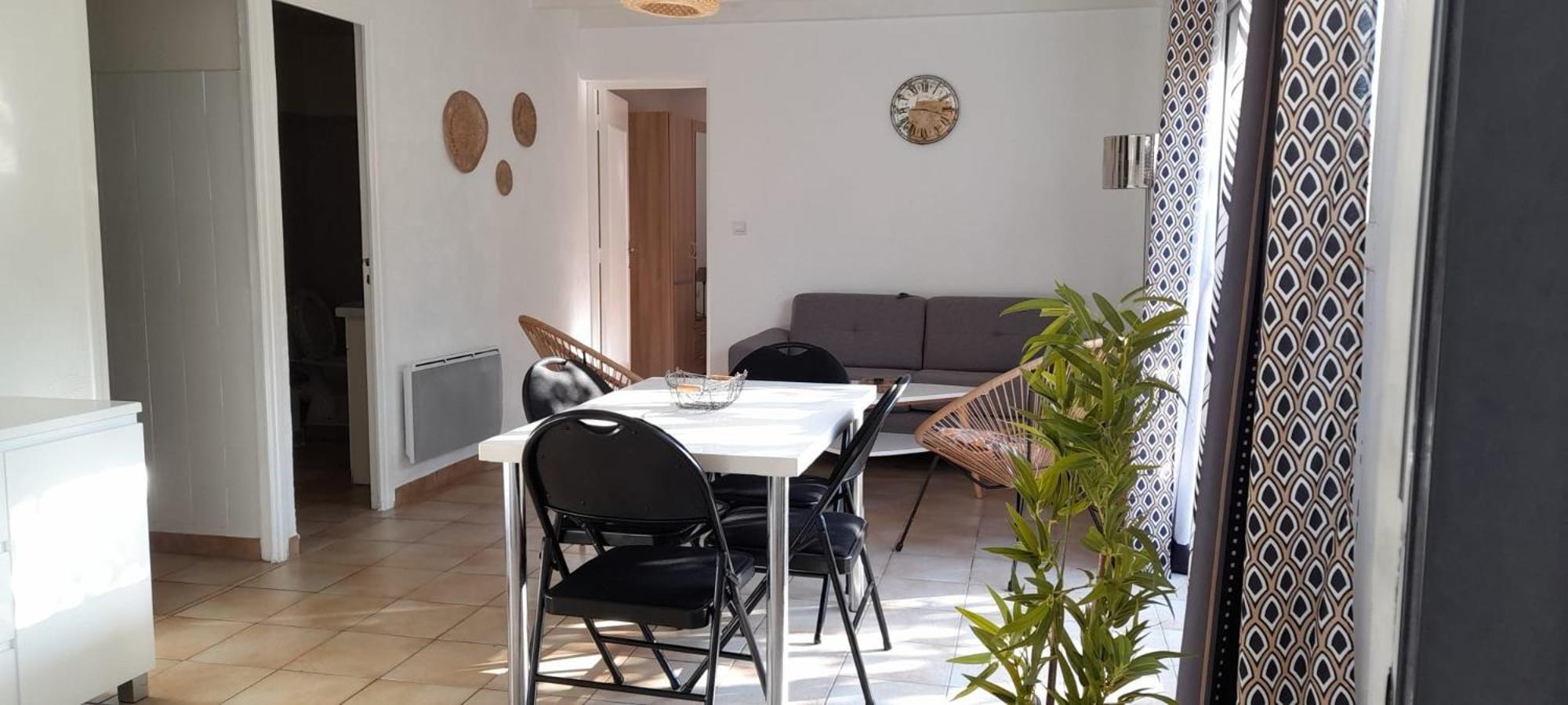 Apartment De